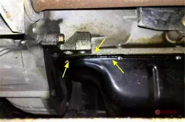 二手车评估师怎么检查底盘?什么样的底盘算是好的@chinaadec.com 图片